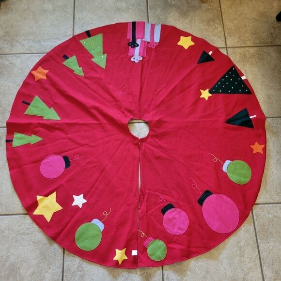 Wool Christmas Tree Skirt with Applied Traditional Christmas Decorations - Picture 11 of 12